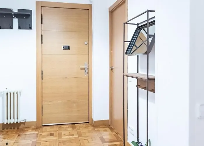 Adaptado Y Comodo Apartamento En Iturrama