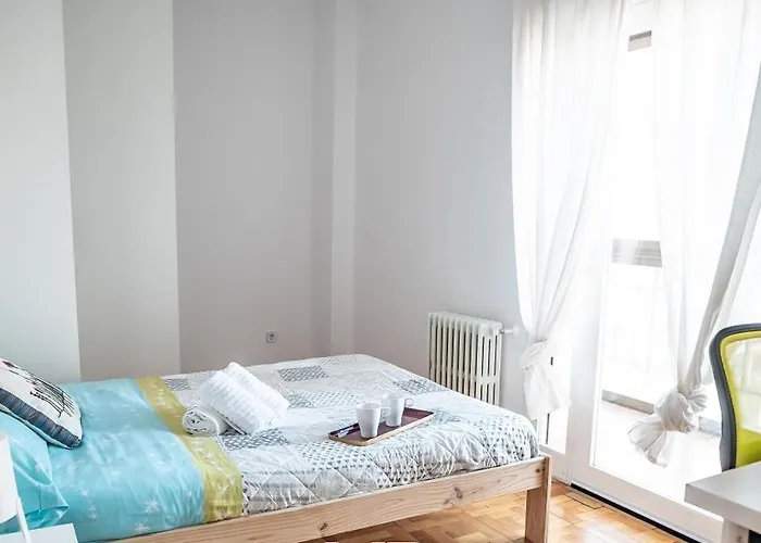 Adaptado Y Comodo Apartamento En Iturrama